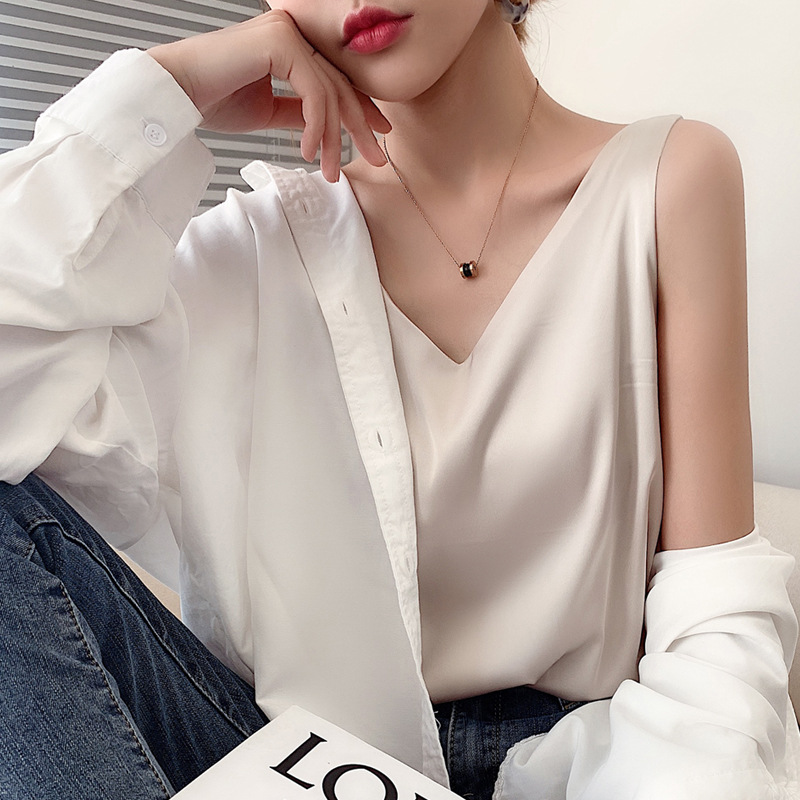 سماوية حرير صيفية للنساء - بلوزة داخلية برقبة على شكل V