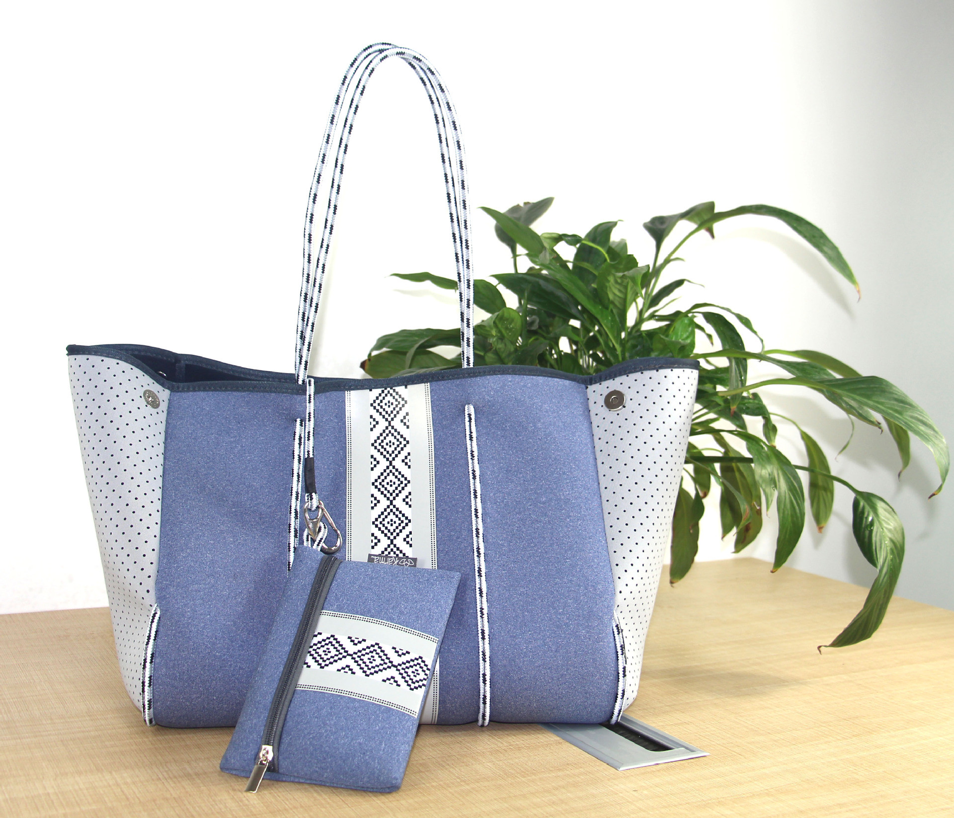 Beach Bag Outdoor Leisure Handbag Style B One Size - Shop at LoveMi