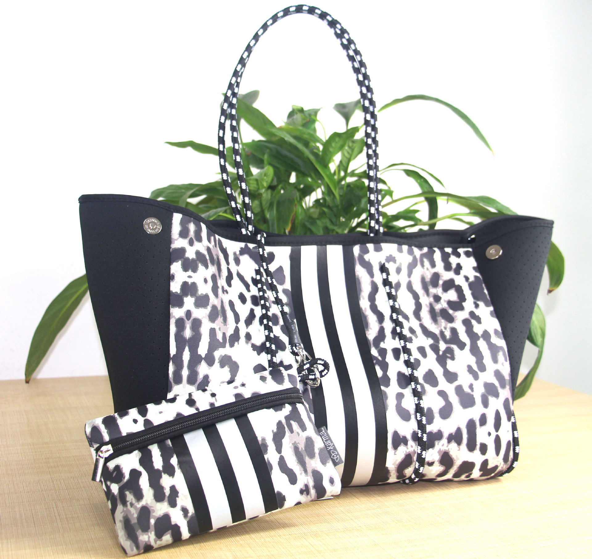 Beach Bag Outdoor Leisure Handbag Style A One Size - Shop at LoveMi