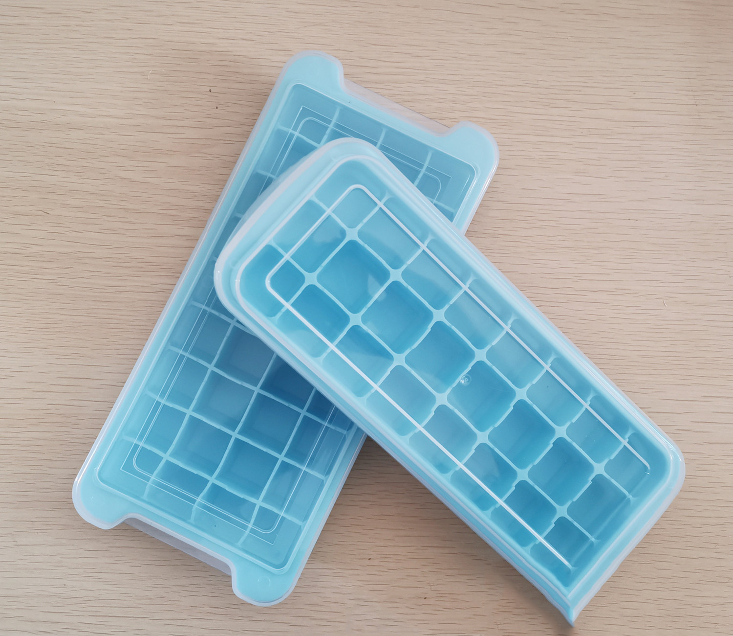 Title 3, Household Silicone Square Ice Tray With Lid