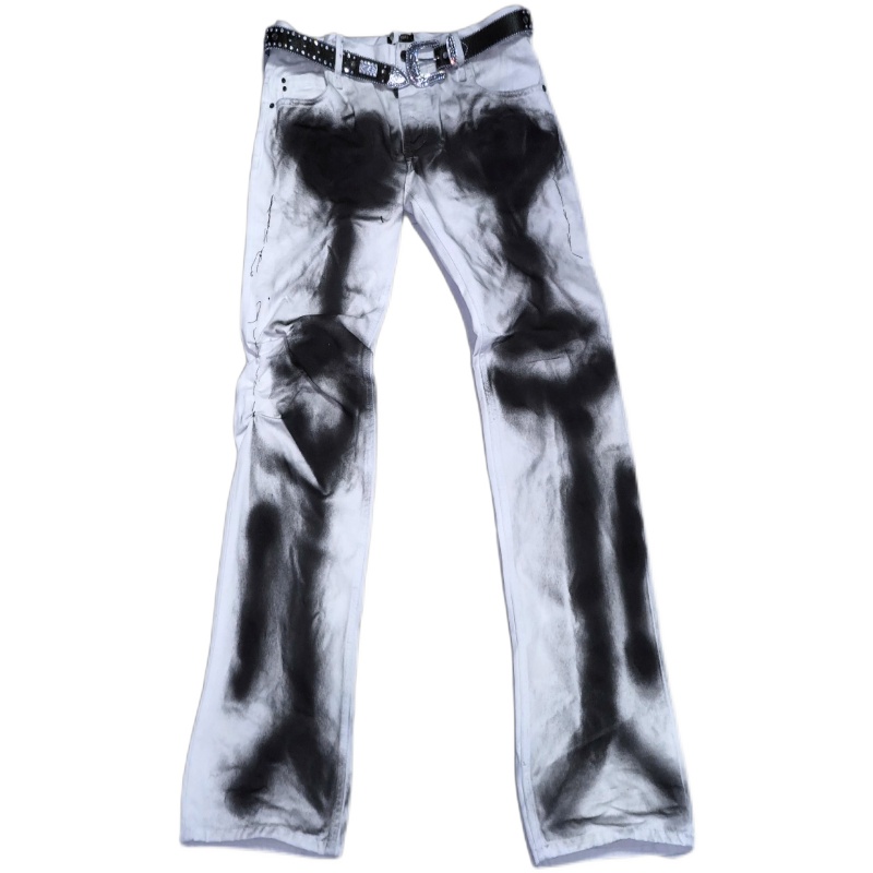 Title 2, Jeans hip hop con scheletro osseo sprayato. Sti...