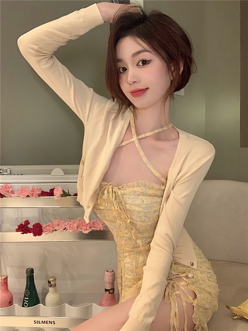 One-Shoulder Folds Hanging Neck Floral Sling Dress Women