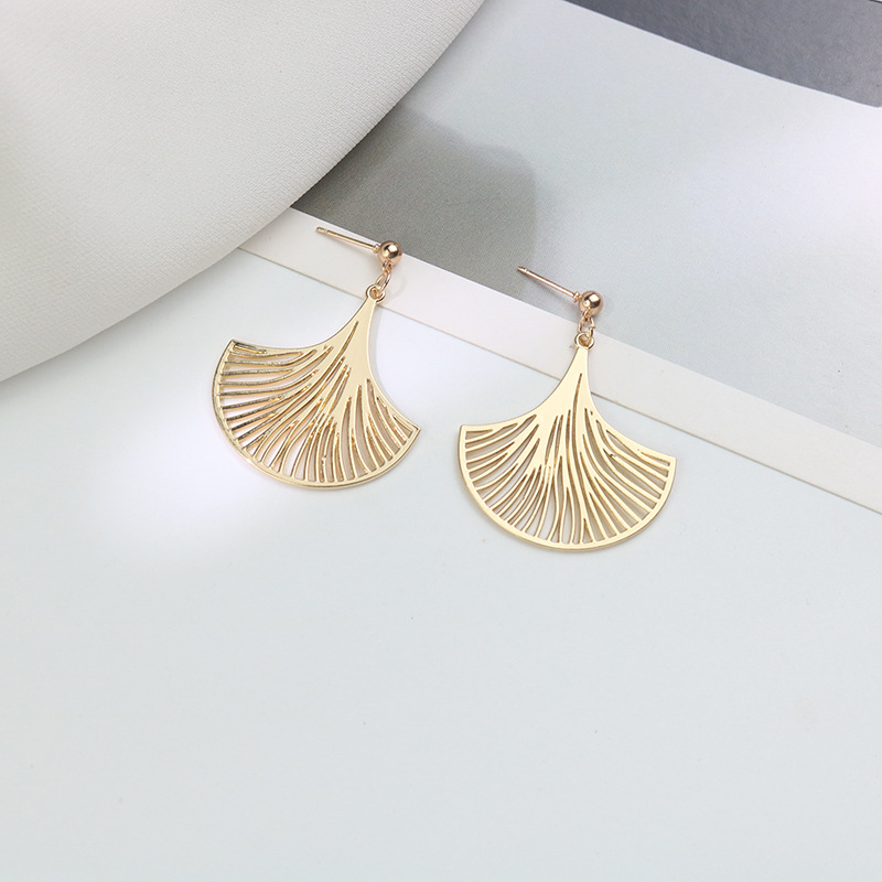 Korea Earrings Personality Metal Retro Temperament Net Red Port Style Chic Earrings Earrings Female Tide Wholesale