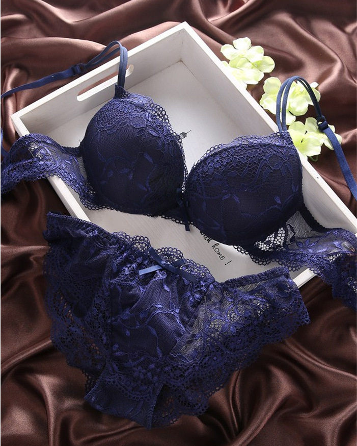 Title 3, European And American Big Sexy Lace Lady Bra Set