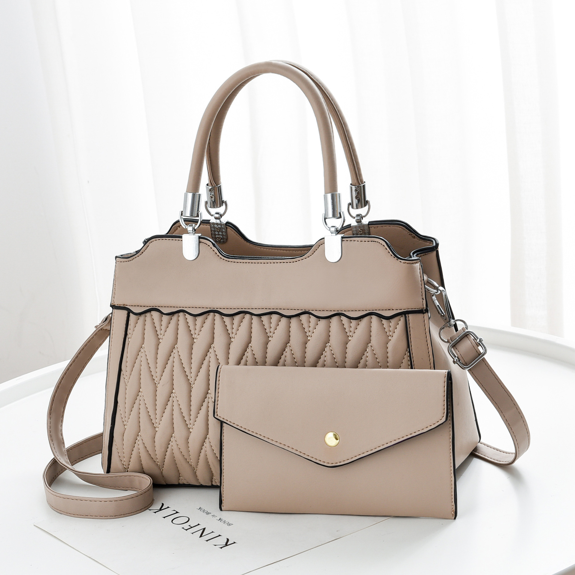 New Embroidery Thread Letters Fashion Picture-Mother Bag Shoulder Messenger Bag