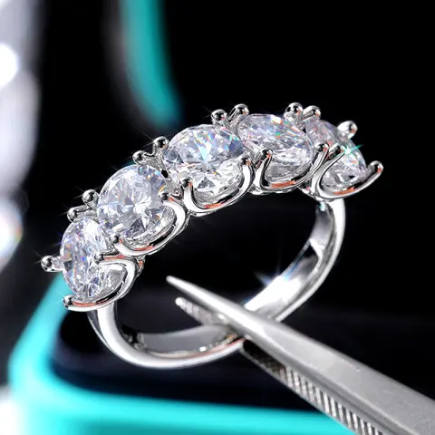 New Fashion Round Diamond Ring Zircon