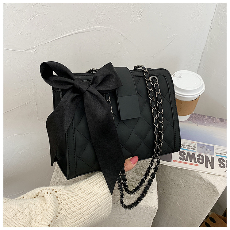 Title 1, One-Shoulder Messenger Small Square Bag