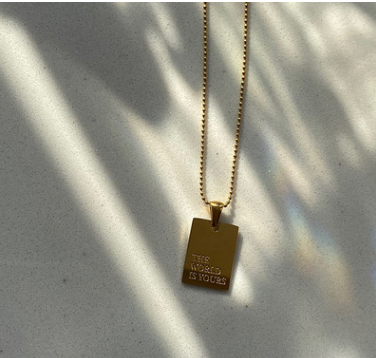 Nieuwe Sieraden Gift Niet-Aanslag 18K Vergulde Persoonlijkheid Woorden Gegraveerd Vierkante Plaat Rvs Ketting Voor vrouwen