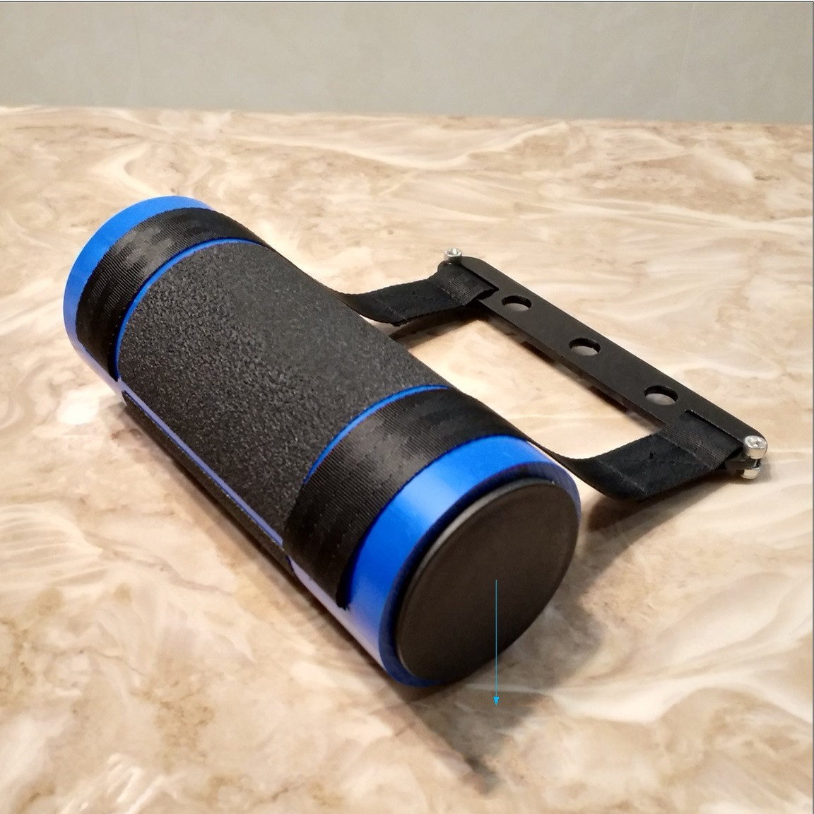 Hollow blue roll handle