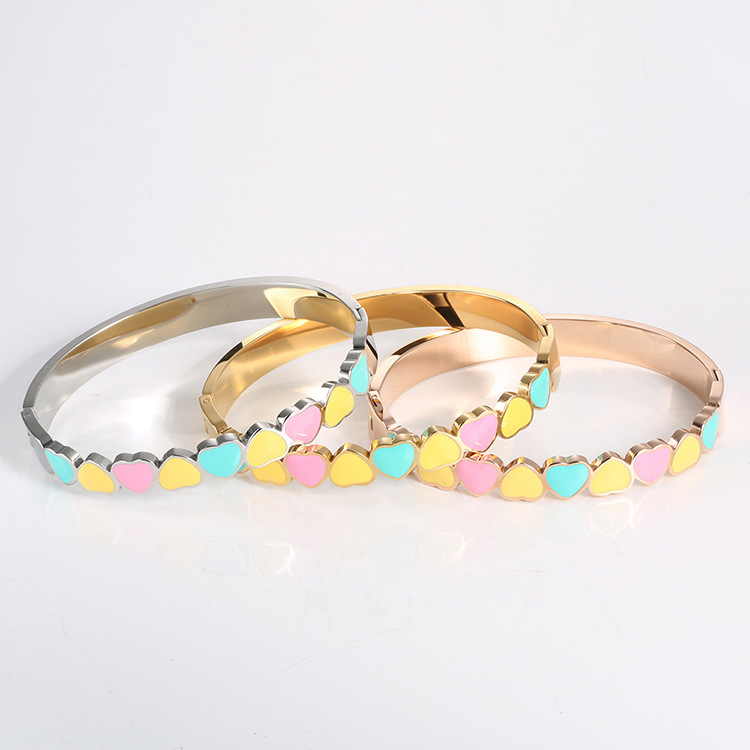 Fashionable Three-color Heart-shaped Bracelet Titanium Steel Plated 18K Bracelet