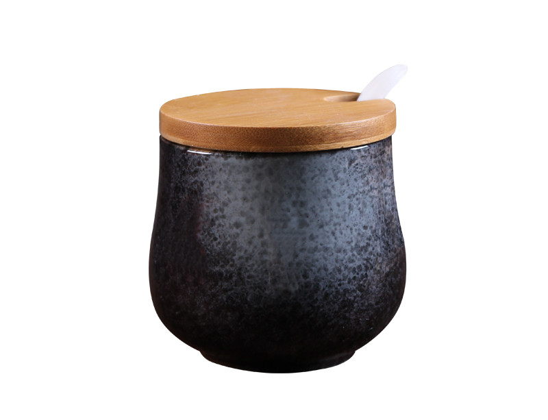 Small black moss seasoning jar