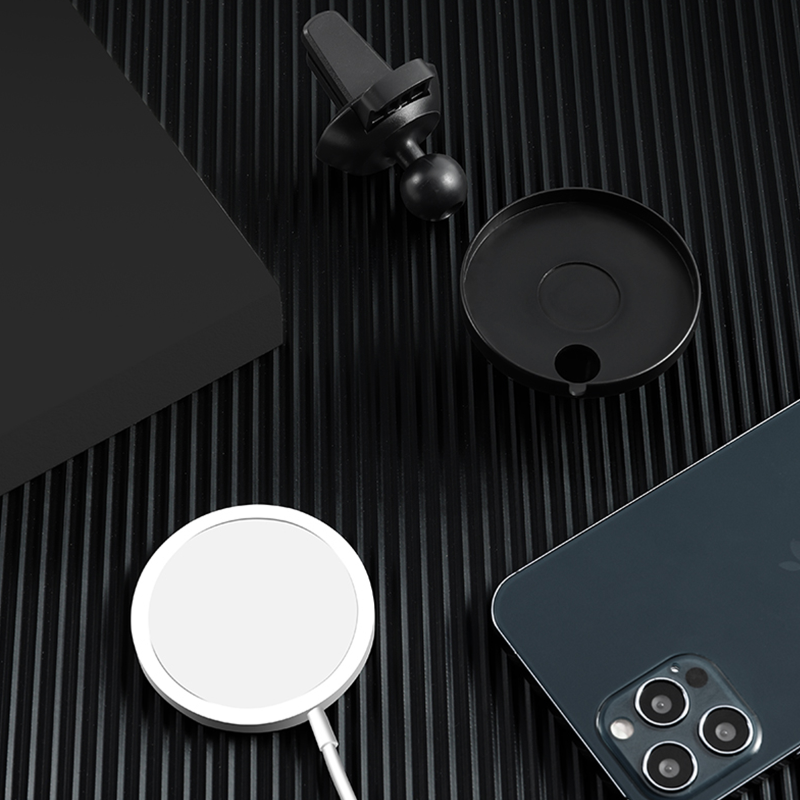 The New Product Is Suitable For Car Wireless Charging And Magnetic Wireless Charger 15W Fast Charging - Image 2