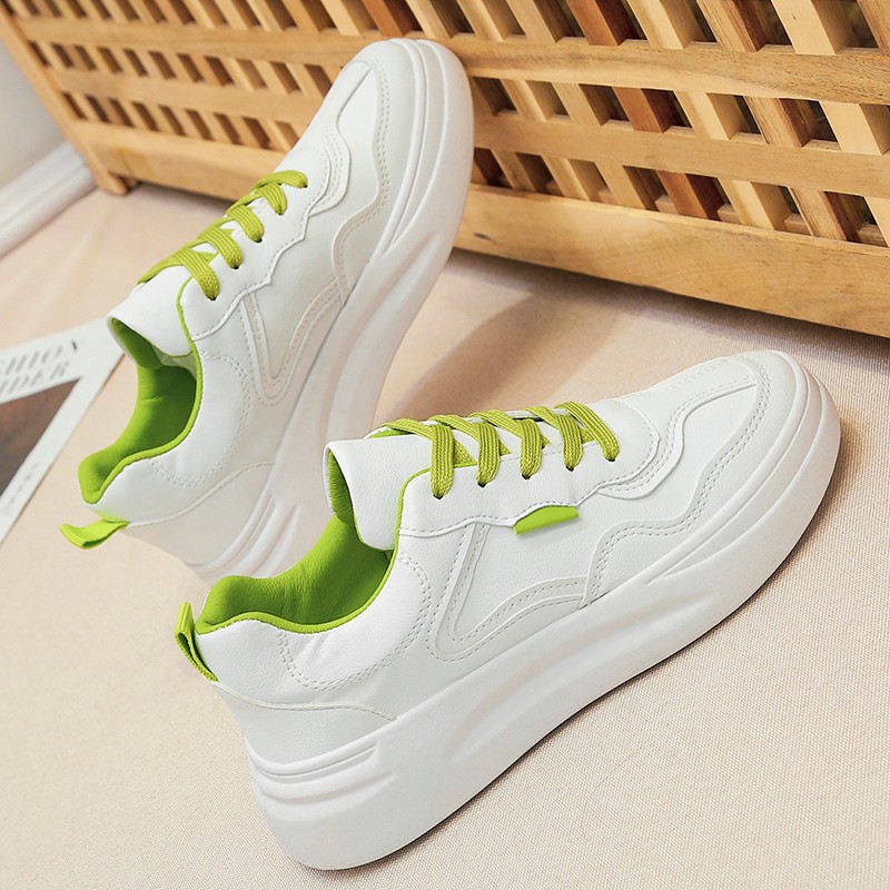 Students Show Feet Small Super Fire Breathable White Sneakers