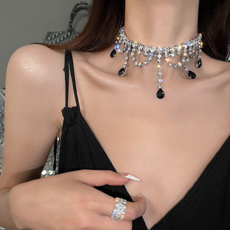 Necklace Clavicle Chain Net Celebrity The Same Paragraph Diamond-Studded Light Luxury Niche Design Sense Diameter Belt