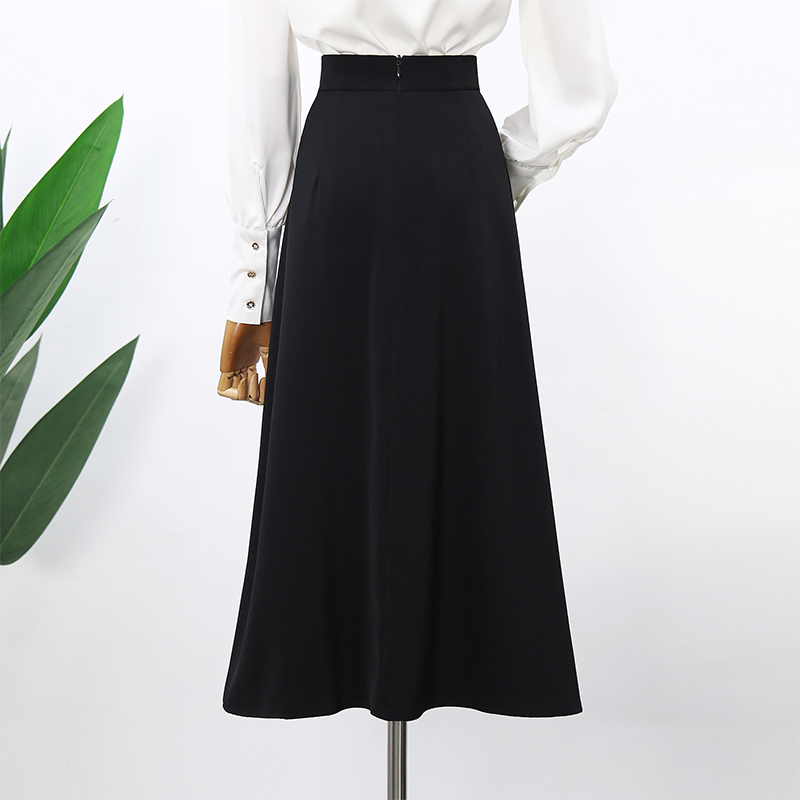 Title 4, Halflange rok met design-niche en klinknagels, ...