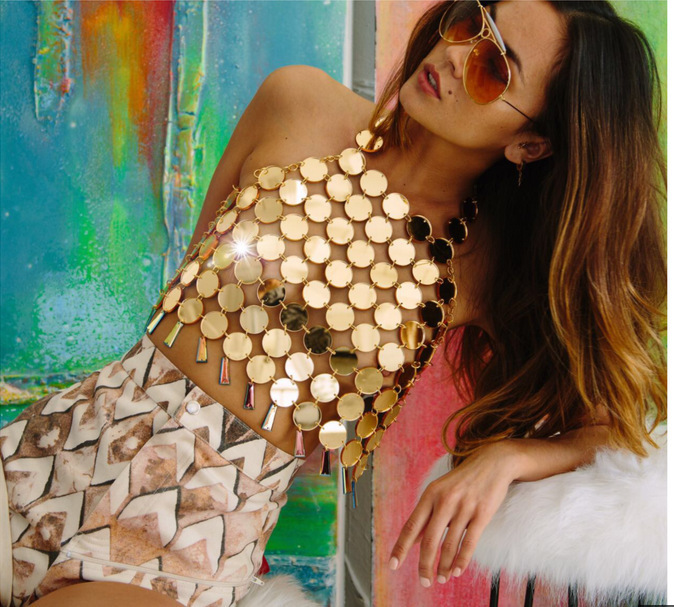 عقد سلسلة للجسم بتصميم صدرية البكيني مع شرّتات