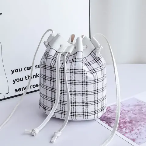 New and Sweet Beauty Style Bucket Bag Checked Neckline