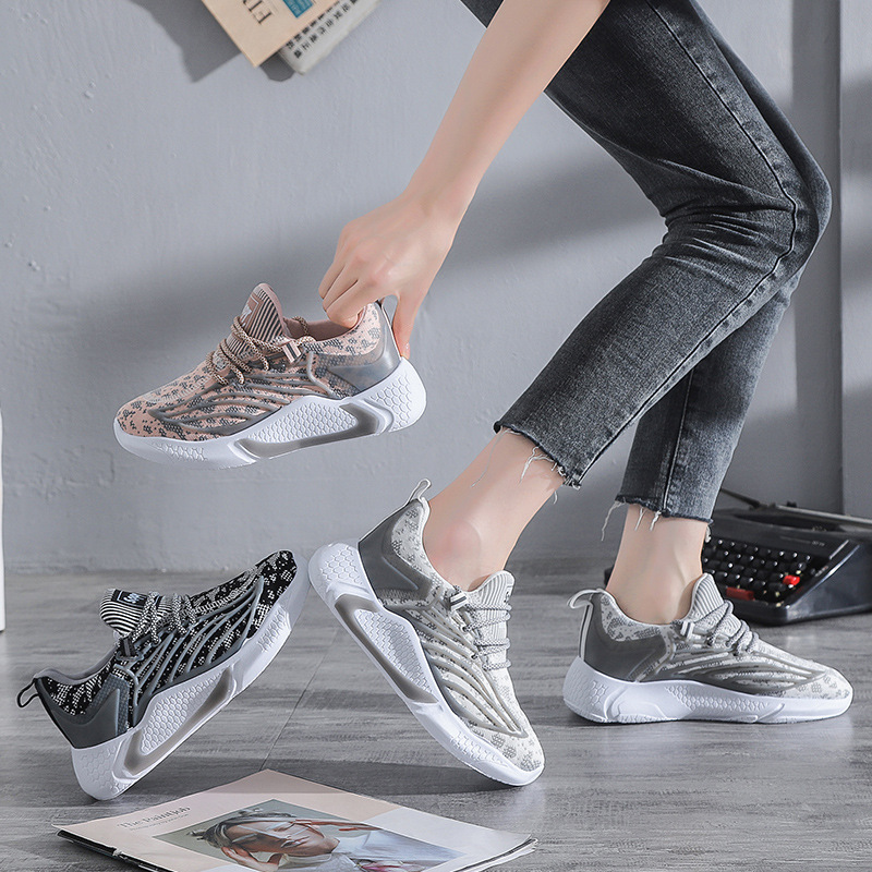 Fashionable And Simple Flying Woven Breathable Sneakers