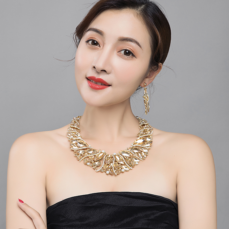 Luxury Rhinestone Gem Short Clavicle Necklace And Earring Set - Shop at LoveMi