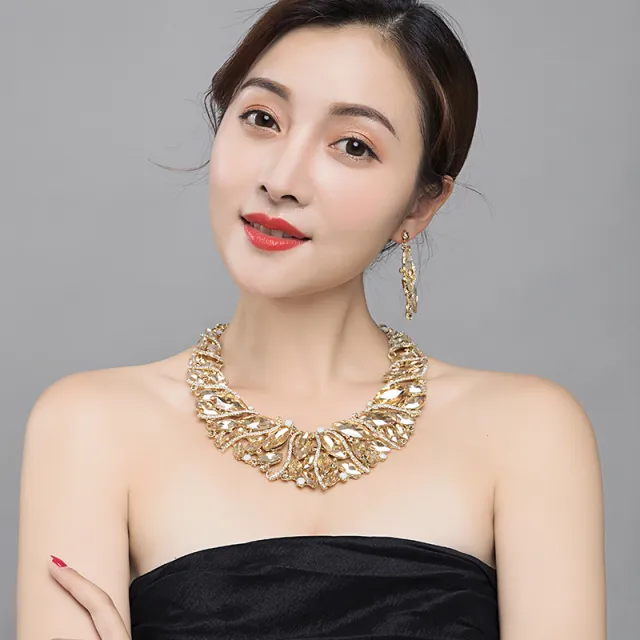 Luxury Rhinestone Gem Short Clavicle Necklace And Earring Set - Shop at LoveMi