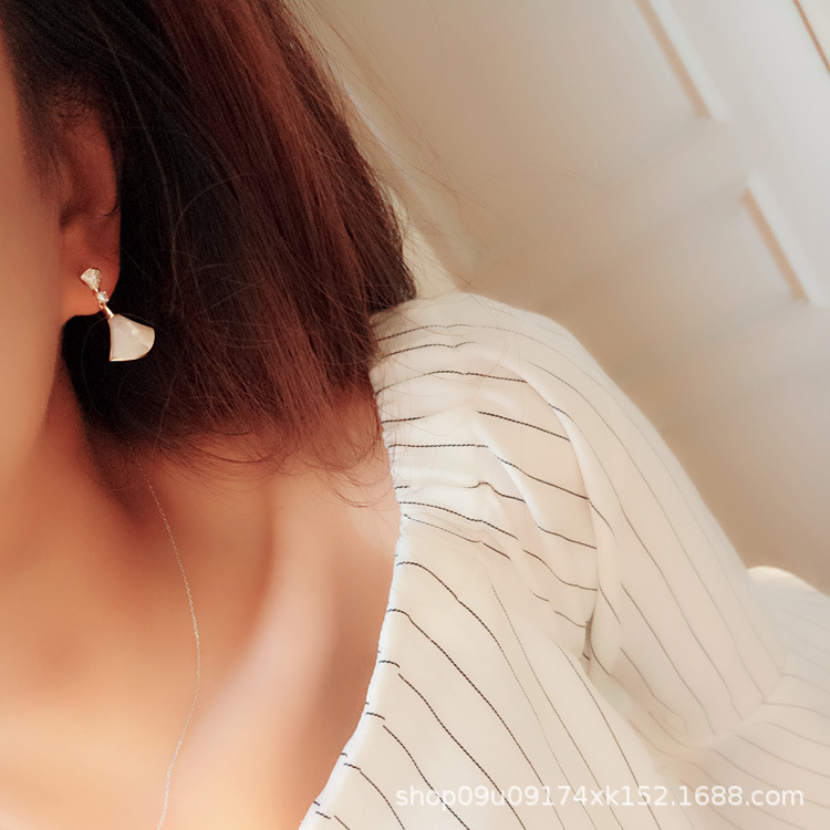Shell Fan-Shaped Ear Clips Without Pierced Ears