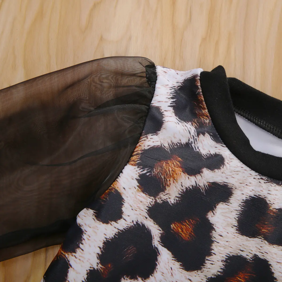Fashion Leopard Skirt Suit Girl