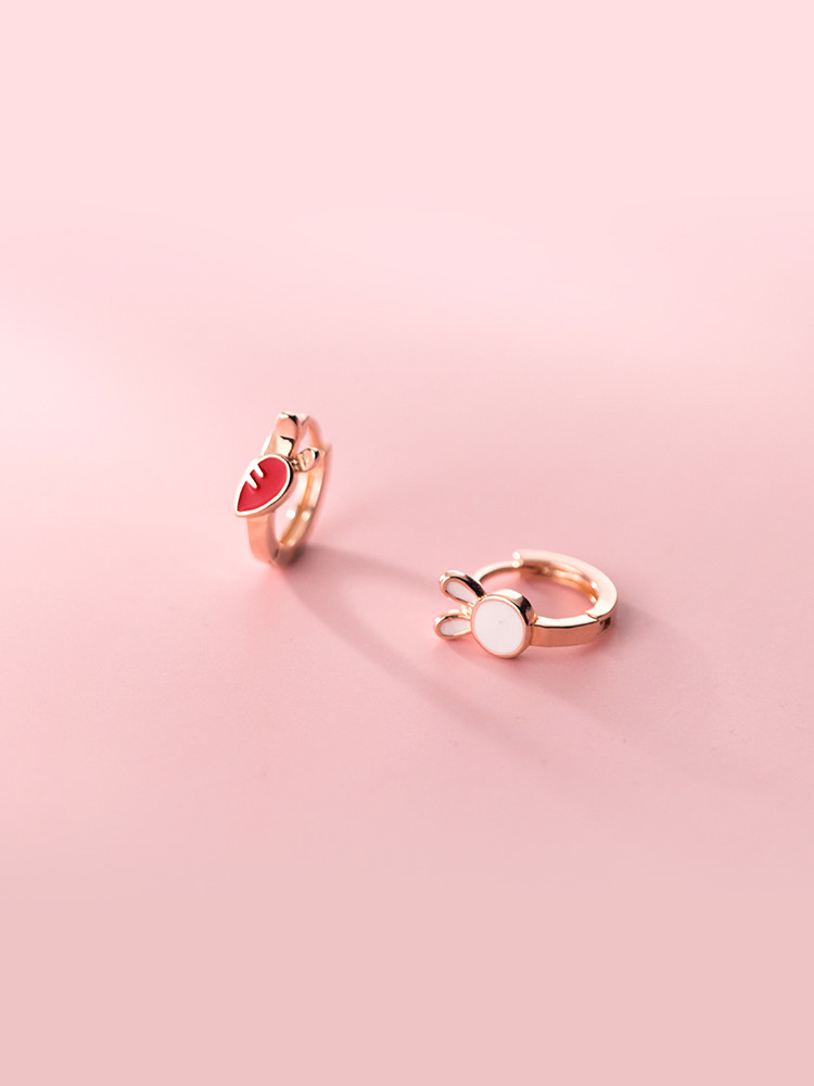 S925 White Fungus Buckle Female Korean  And Sweet Childlike Rabbit Carrot Asymmetric Earrings