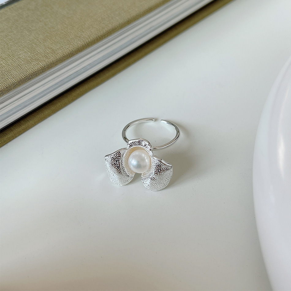 Pearl Irregular Flower Ring Minimalist Ring