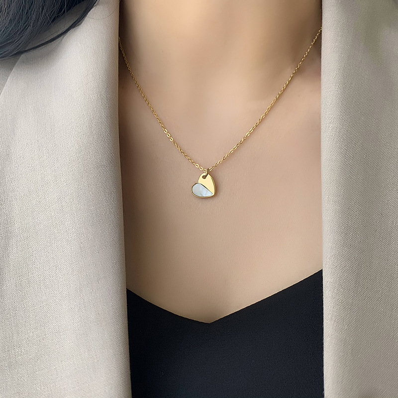 White Mother-of-pearl Moon Round Brand Titanium Steel Non-fading Necklace