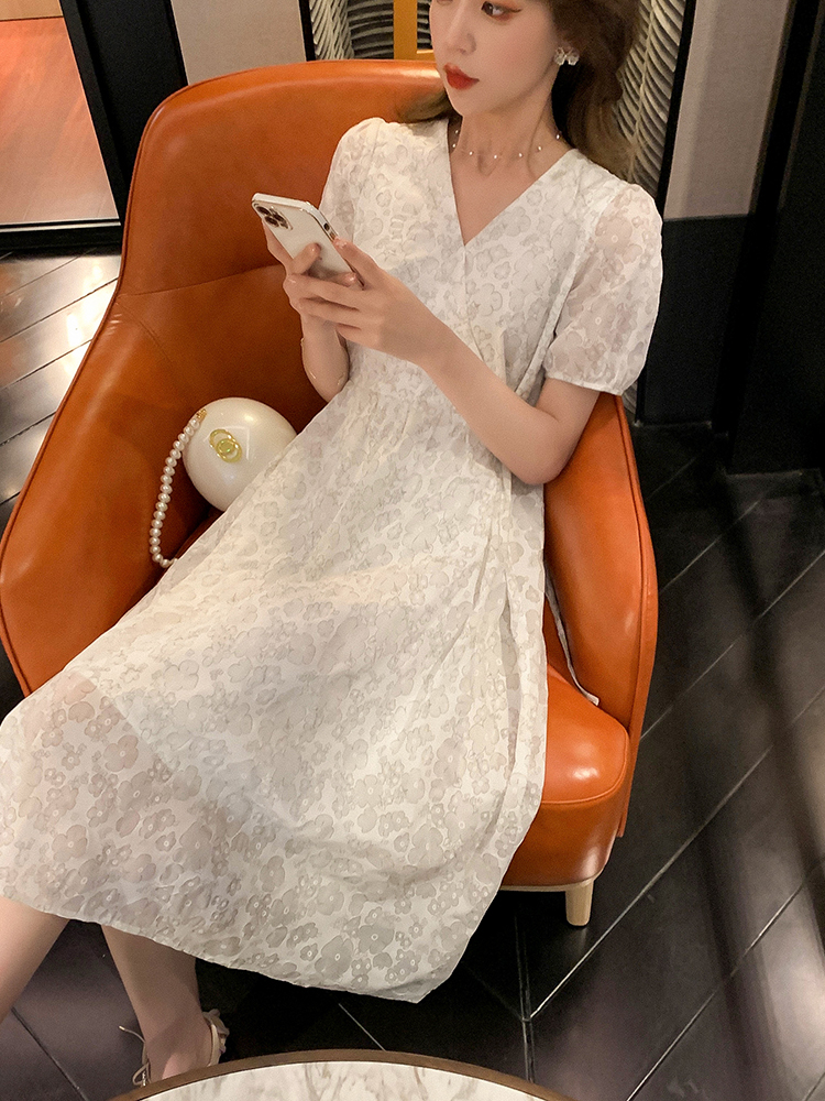 Small Grain Flower Lace Dress Female French Temperament Summer New Self-Cultivation Sweet Retro Puff Sleeve Skirt