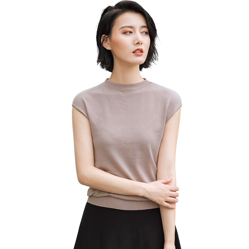 Title 2, Black Round Neck Sleeveless Pullover Sweater