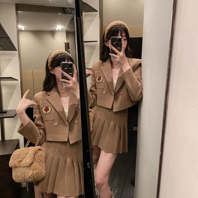 College Wind Woolen Suit Jacket Temperament Woolen Cloth Pleated Skirt Two-piece Suit