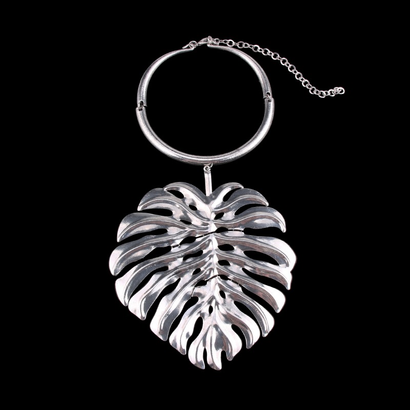 Fashion Exaggerated Atmosphere Alloy Leaf Necklace Women