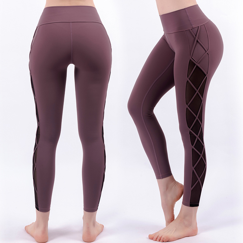 Title 6, Figurbetonte Yoga-Leggings mit hohem Bund und N...