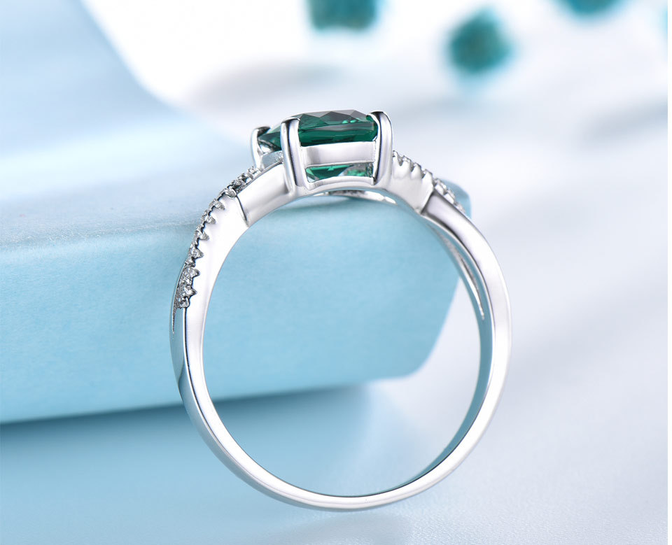 Ladies Emerald Ring Sterling Silver