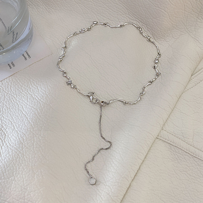 European And American Fashion Design Simple Diamond-studded Geometric Curved Necklace Ins Cold Wind Temperament Net Red Necklace Pendant Female