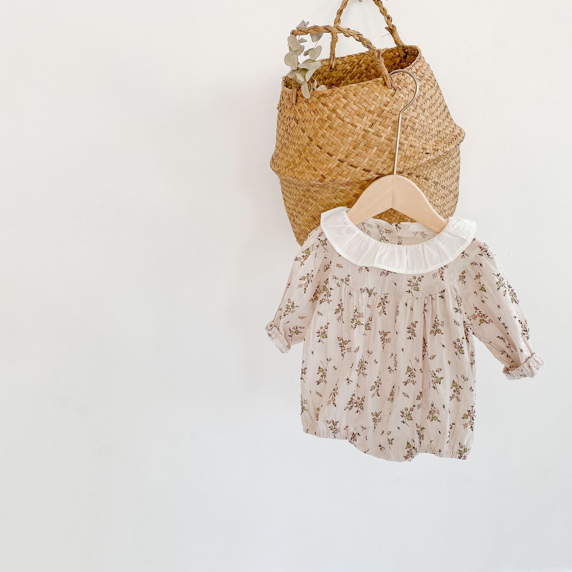 Babyx Bodysuitsx Newbornx Bebesx Girlx Floralx Jumpsuitsx Casualx