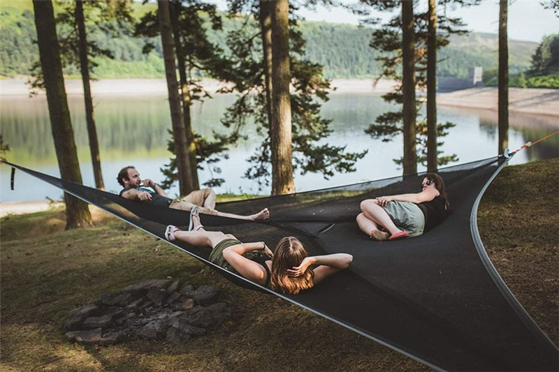 Hamac de camping triangulaire multi-personnes en fibre de carbone 2
