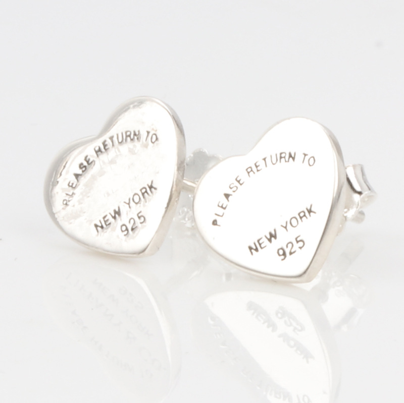 Simple And Versatile Mini Heart-shaped Stud Earrings