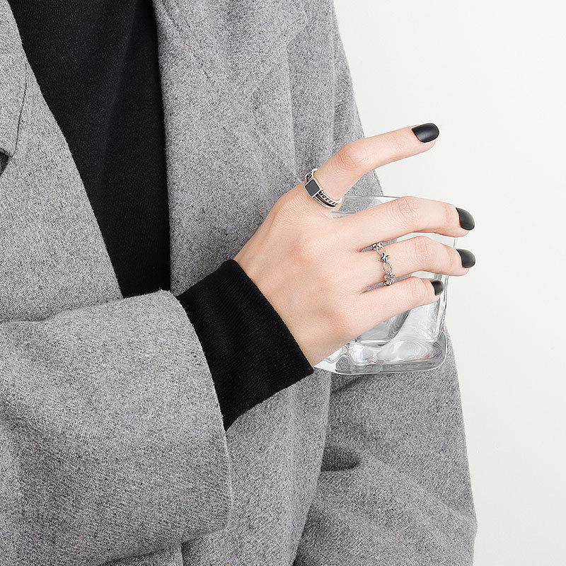 Black Epoxy Geometric Square Chain Ring