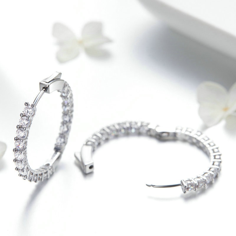 Round White Gold-Plated Zircon Earrings