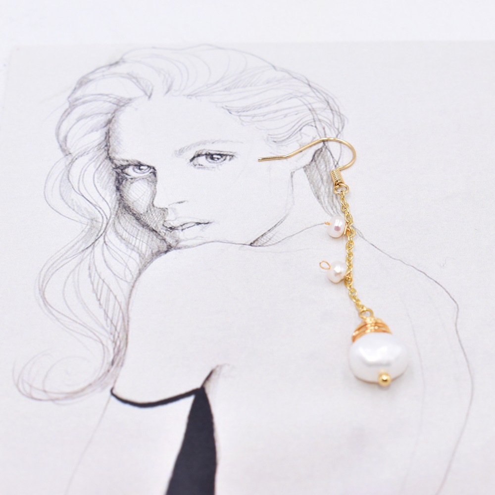 Simple And Color-preserving Natural Pearl Soft Long Earrings