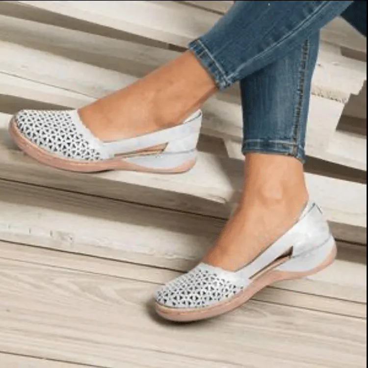 Wedge Heels With Solid Color Hollow Out Sandals - White