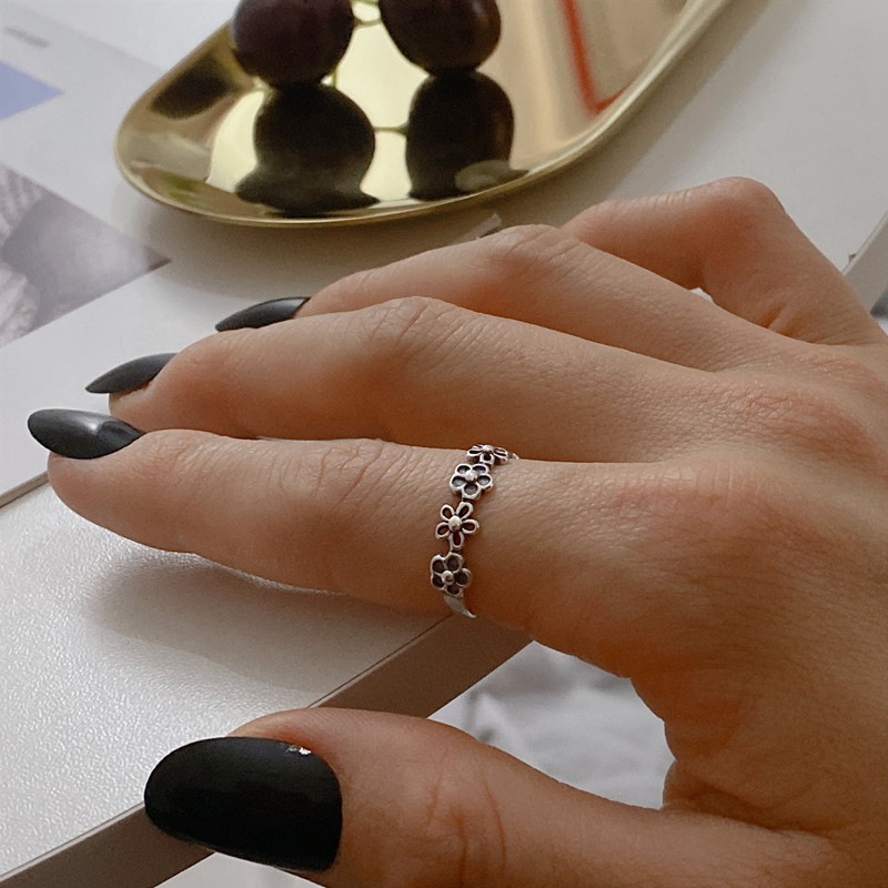 Кольцо с полым цветком из стерлингового серебра S925 Модное простое регулируемое кольцо с бриллиантом