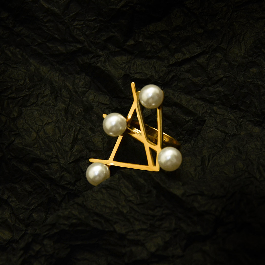 Cross Symbol Magazine Style Pearl Fashion Ring — foto 2