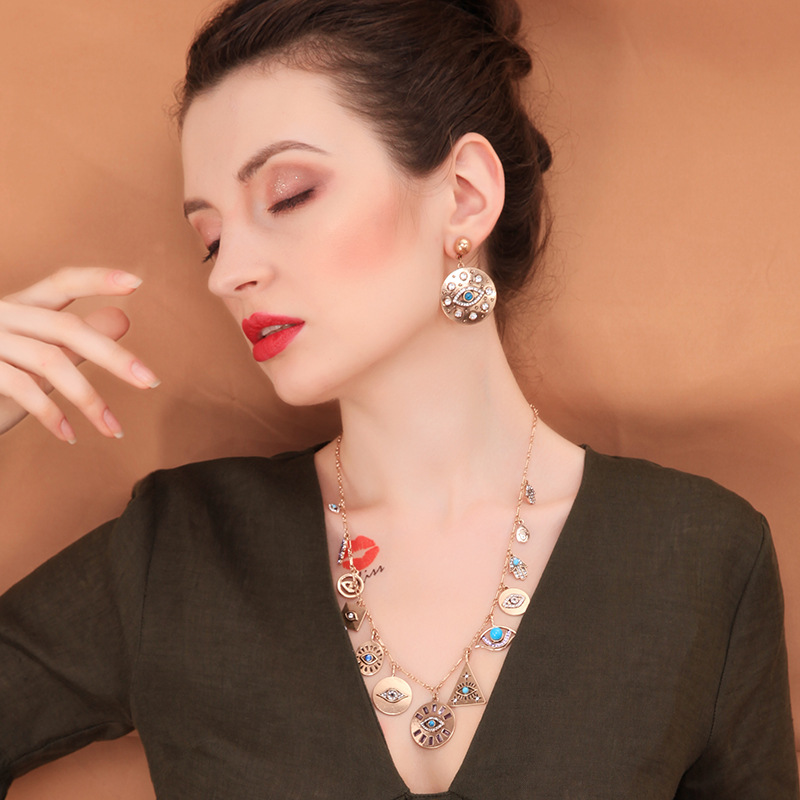 European And American Retro Long Necklace Pendant Clavicle Chain