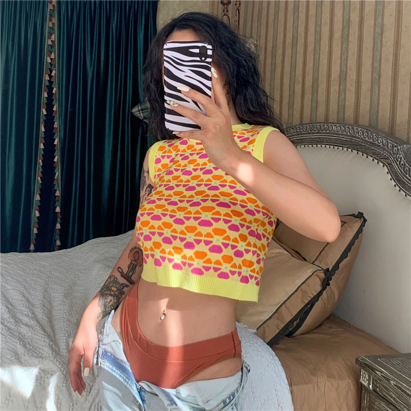 Fashion Floral Contrast Woolen Sleeveless Round Neck Vest