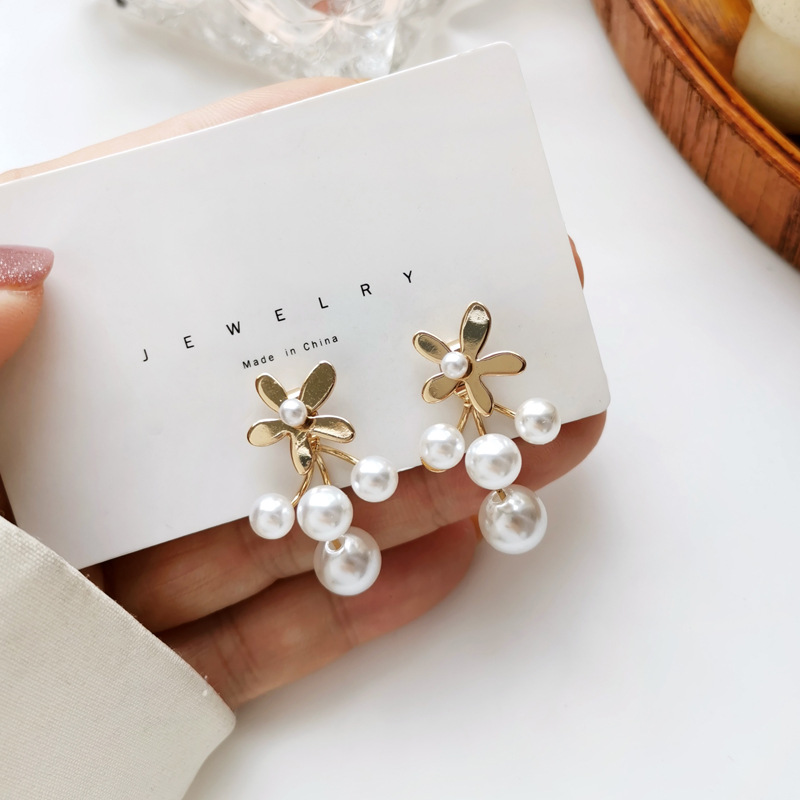 Silver Needle Korean Temperament Net Red Personality Niche Earrings