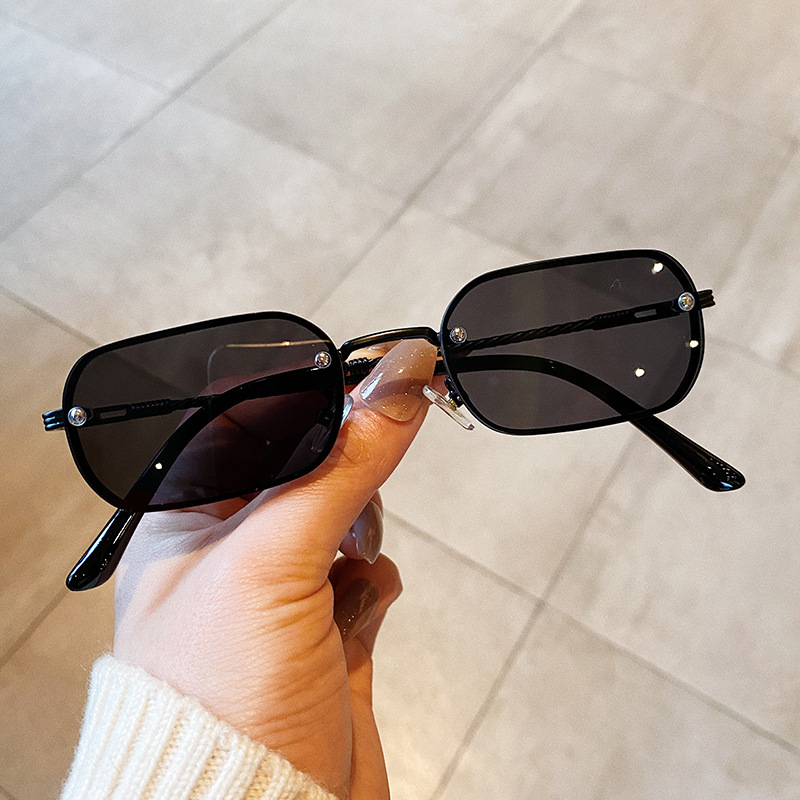 Title 4, Trendy Small Frame Sunglasses Women