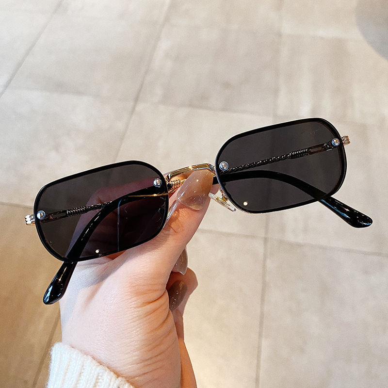 Title 7, Trendy Small Frame Sunglasses Women